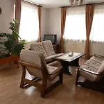 黑维兹瑟恩公寓式酒店 *