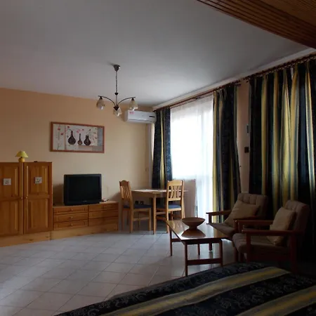 Therme Apartmenthaus Daire *